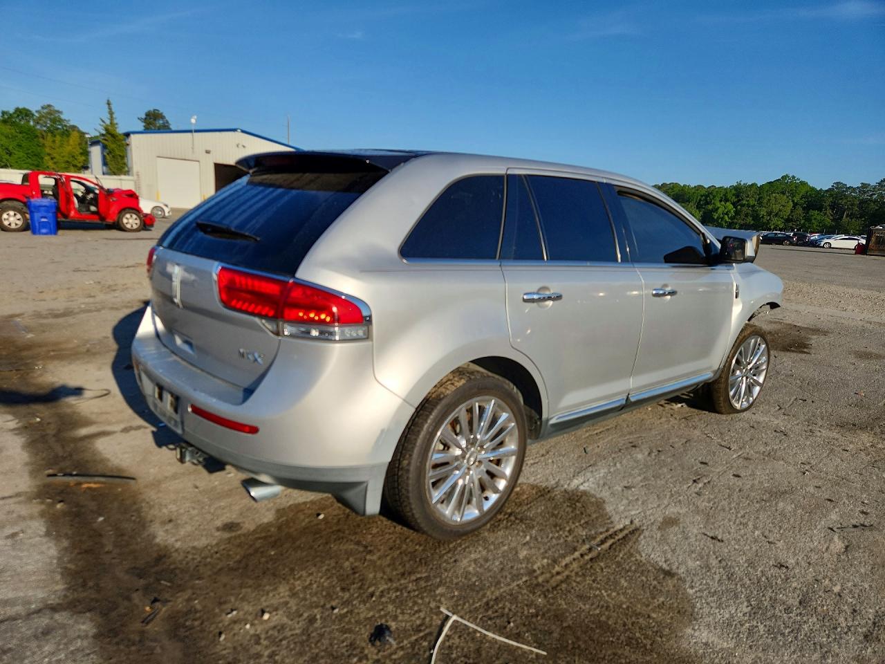 2011 LINCOLN TOWNHOUSE MKX
