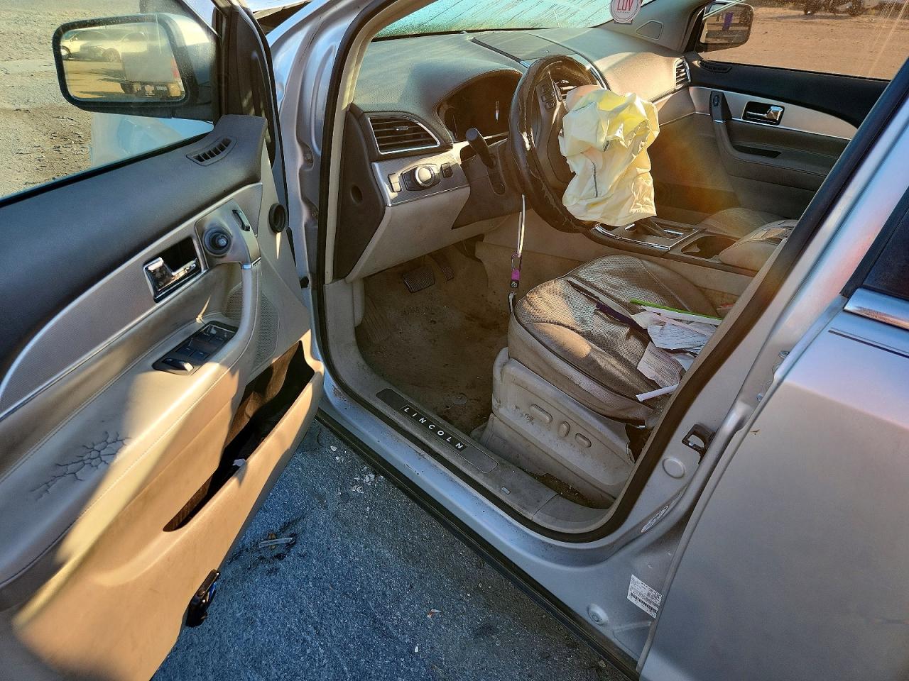 2011 LINCOLN TOWNHOUSE MKX