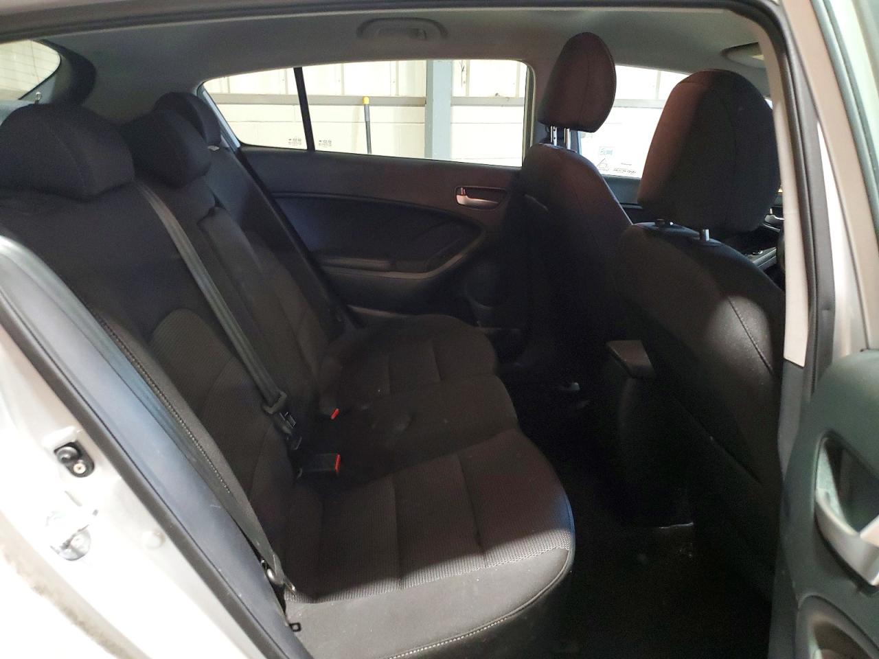 2017 KIA FORTE5 LX