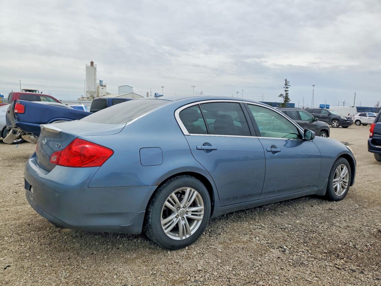 2010 INFINITI G37