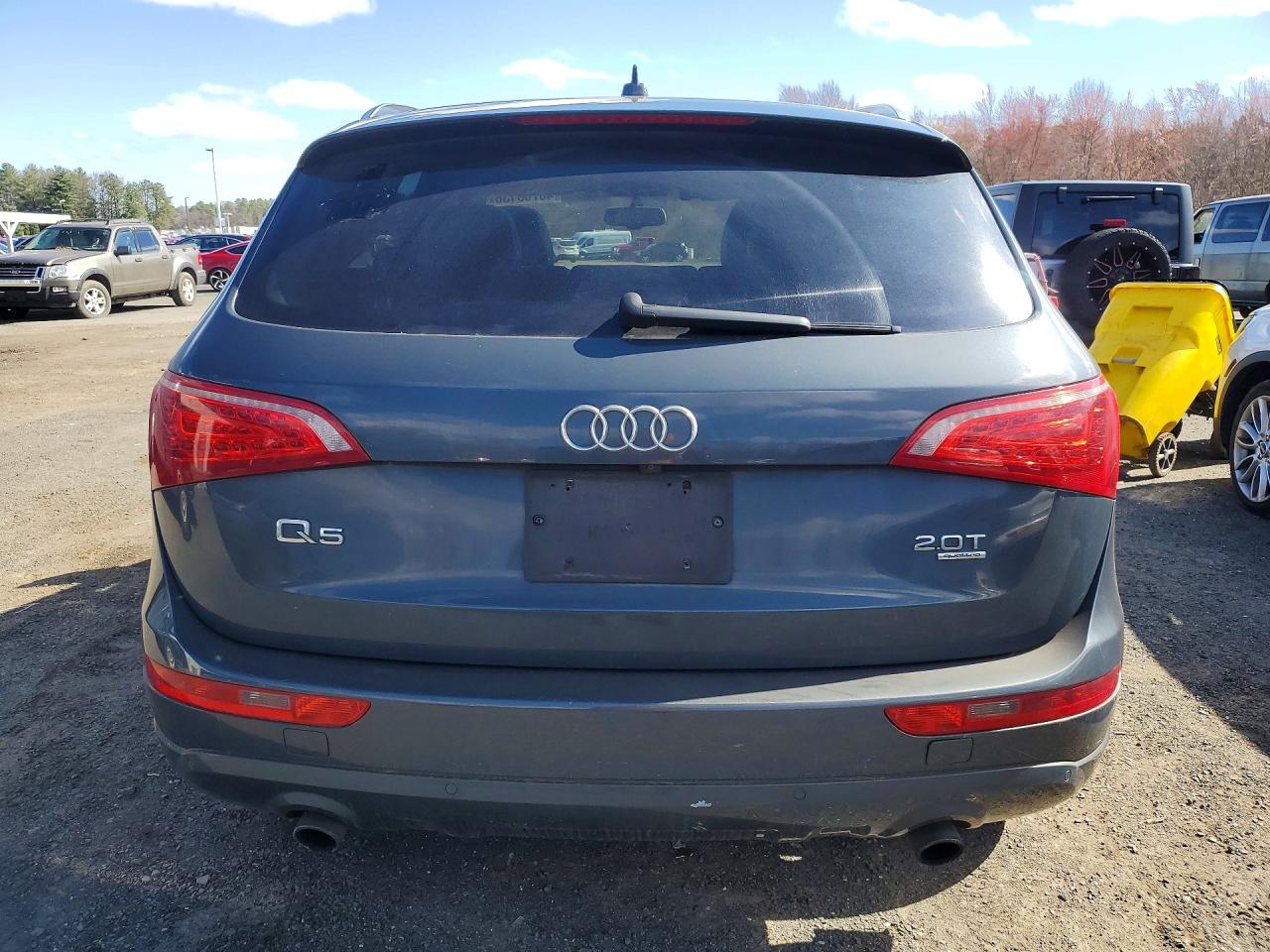 2011 AUDI Q5