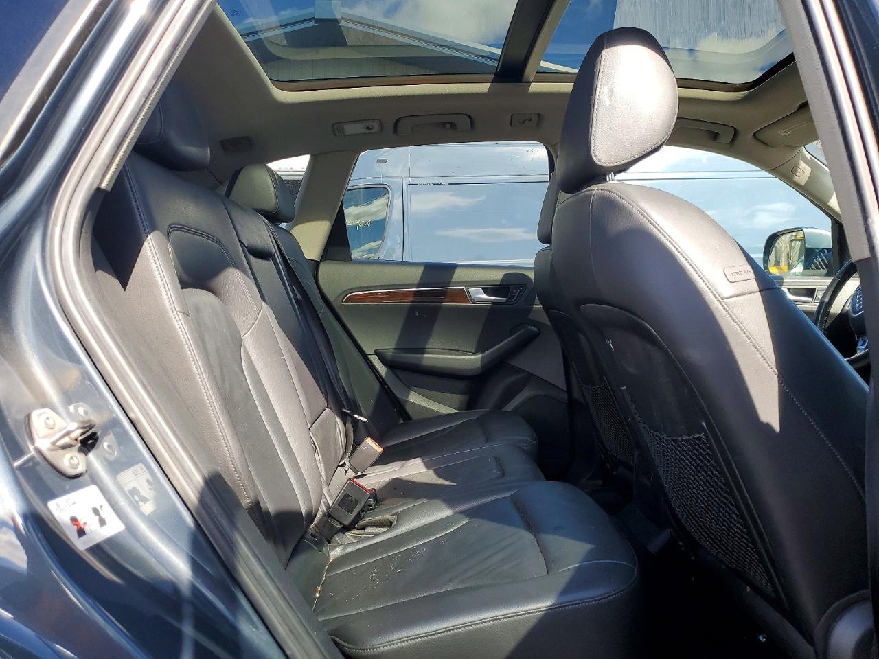 2011 AUDI Q5