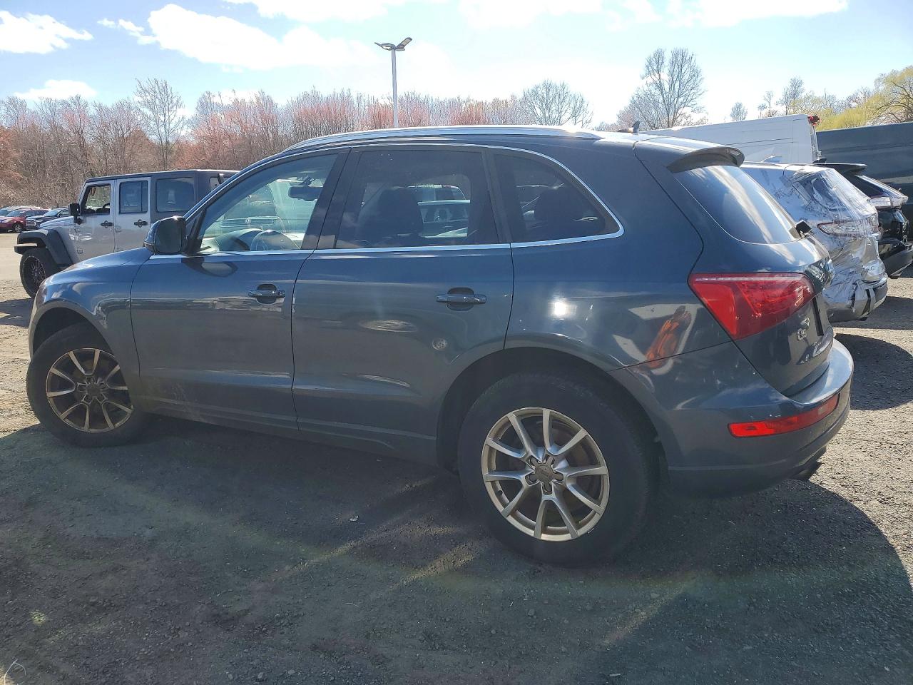 2011 AUDI Q5
