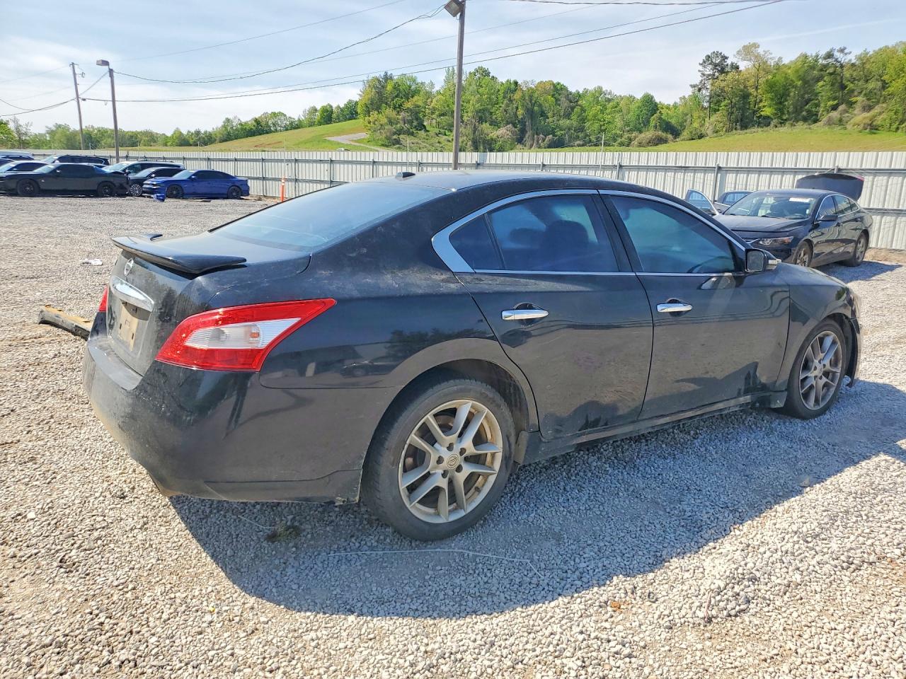 2011 NISSAN MAXIMA