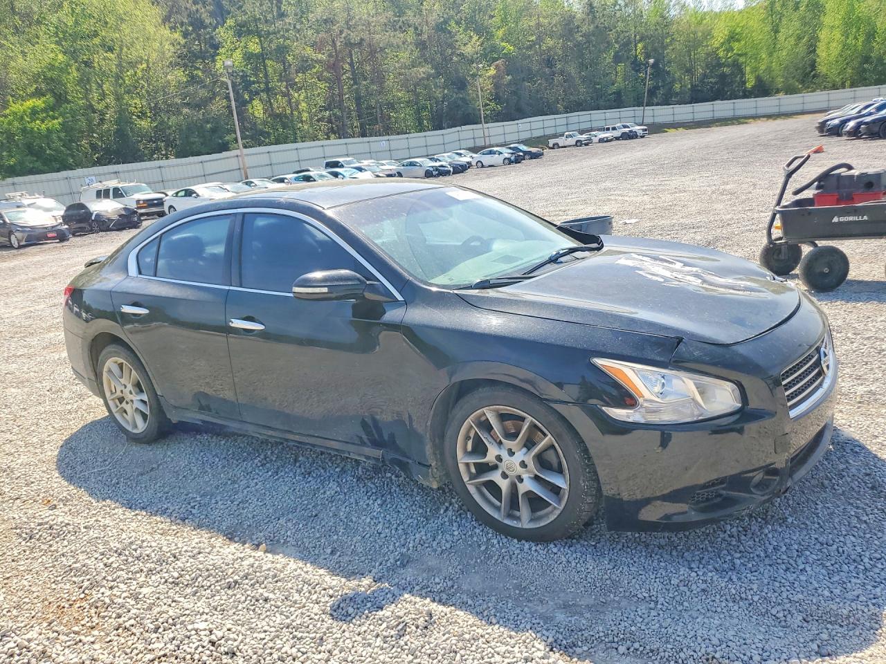 2011 NISSAN MAXIMA