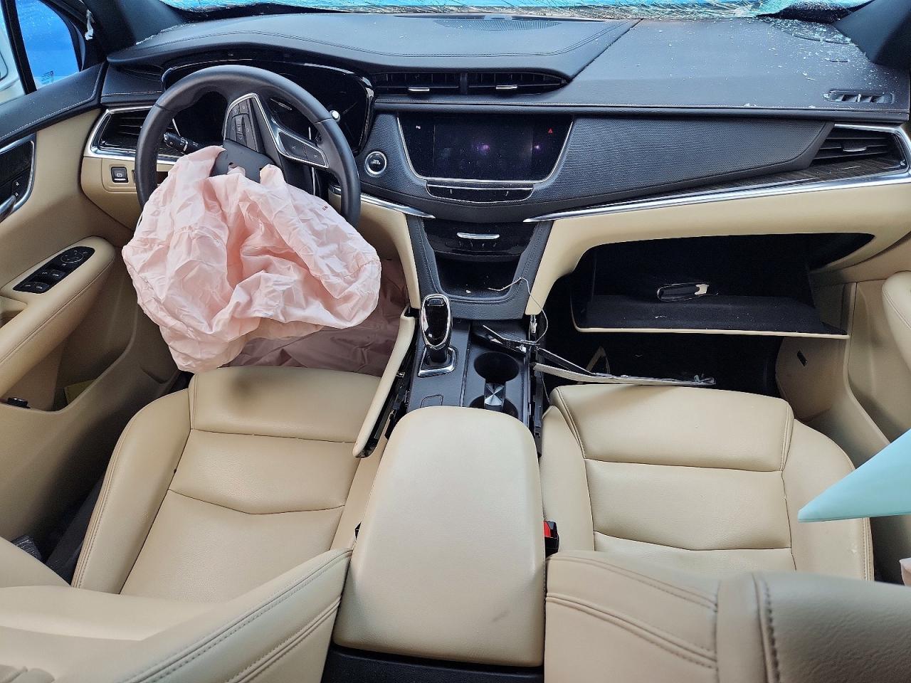 2017 CADILLAC XT5