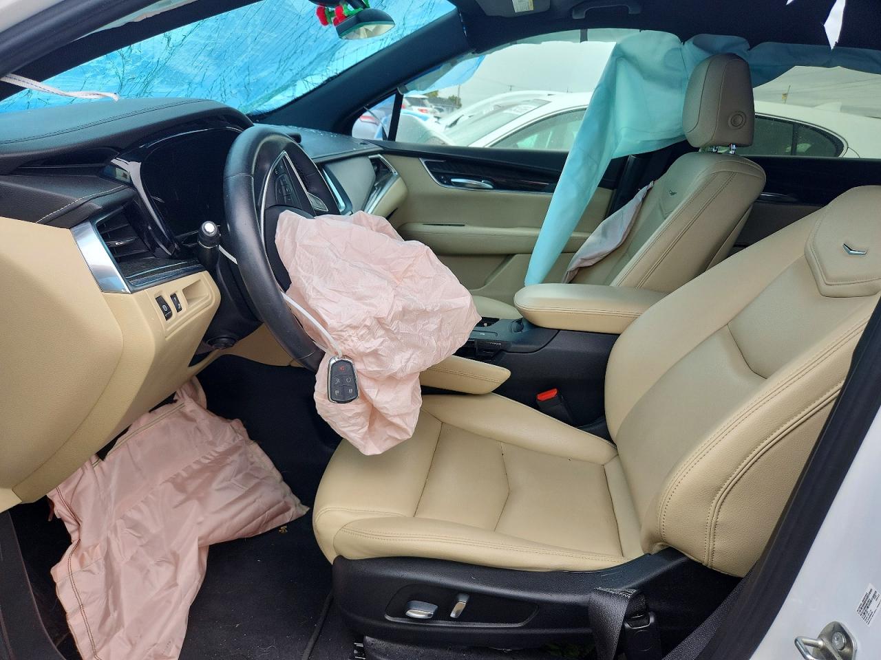 2017 CADILLAC XT5