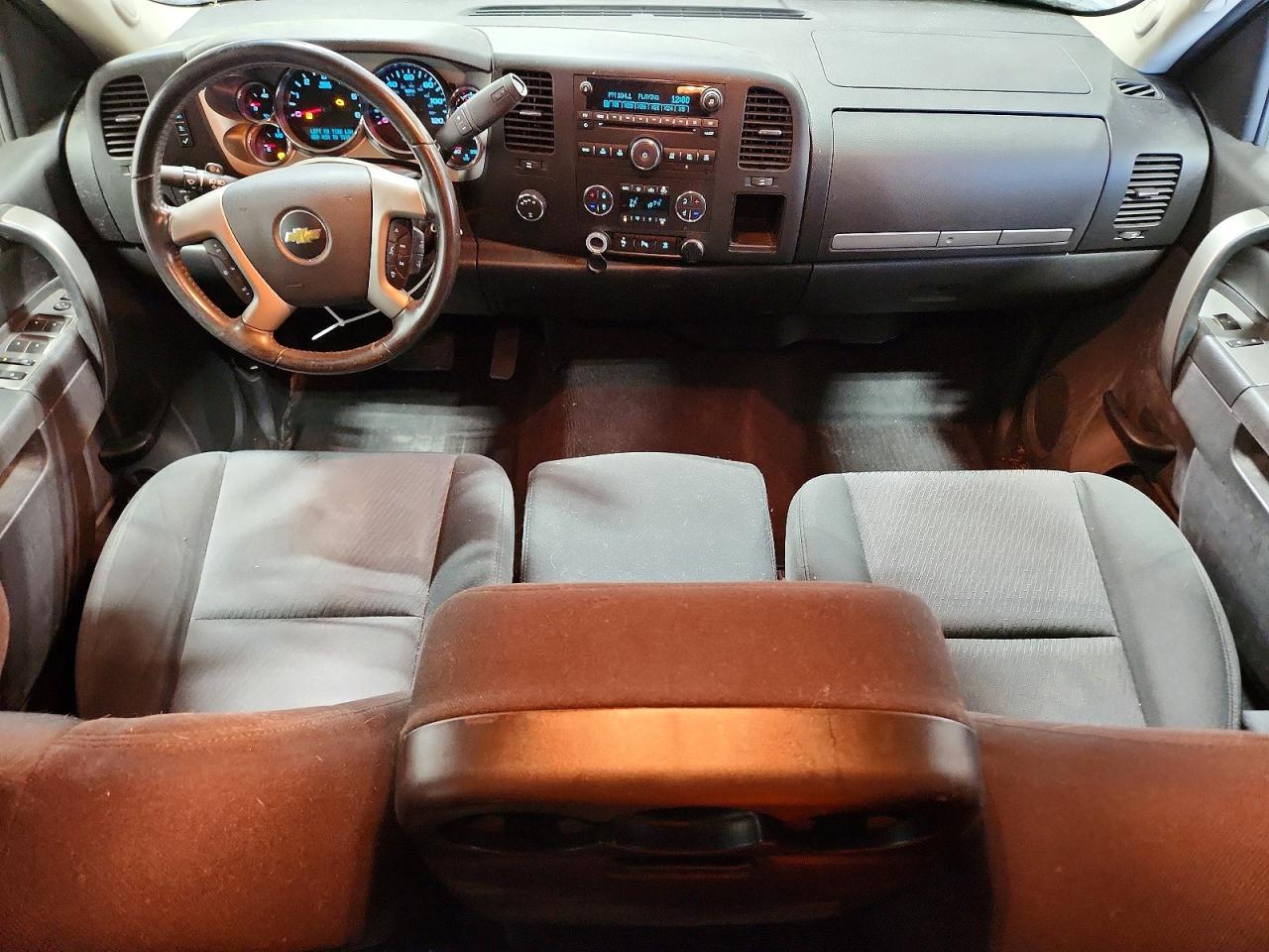 2011 CHEVROLET SILVERADO