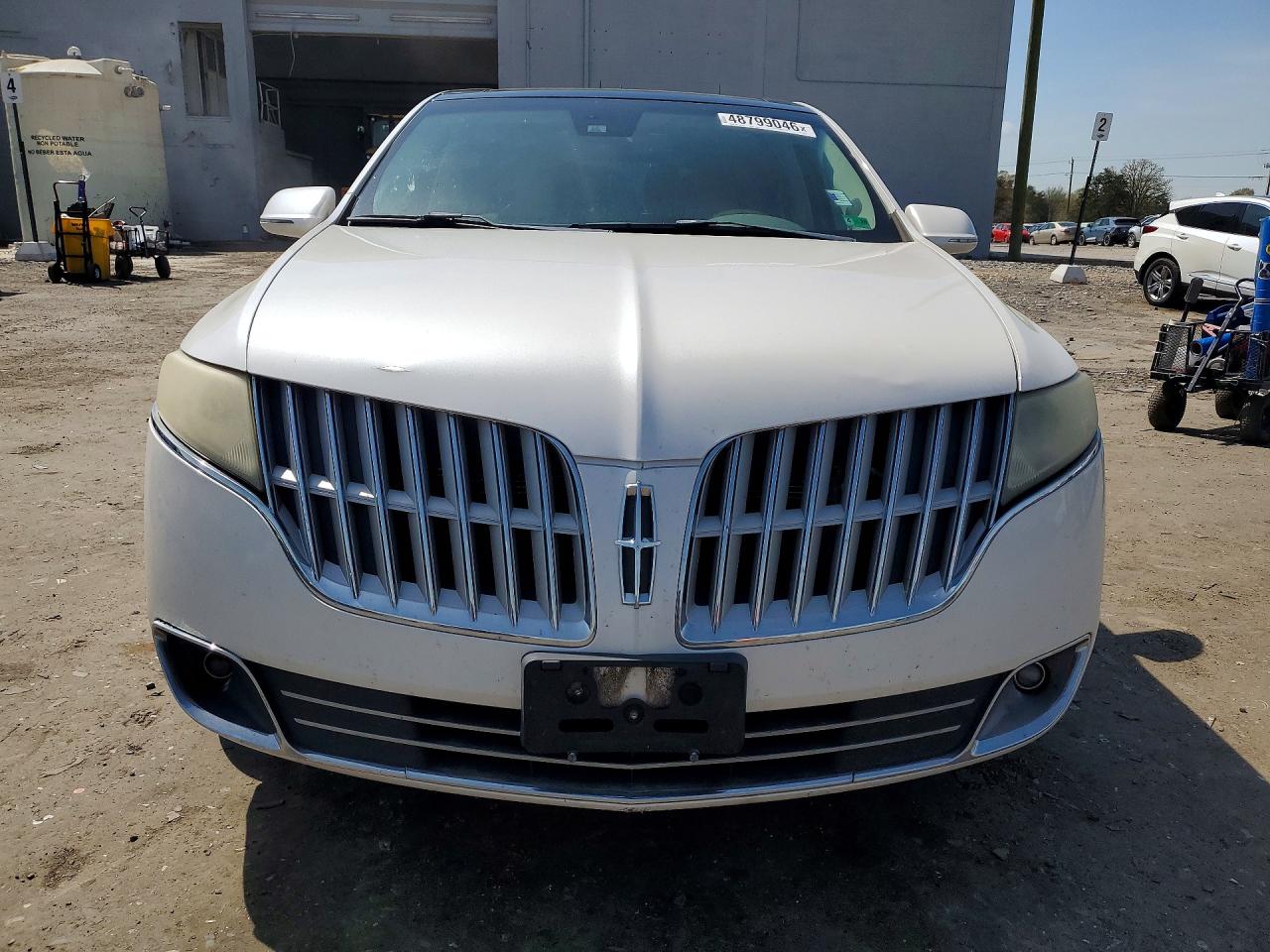 2011 LINCOLN MKT