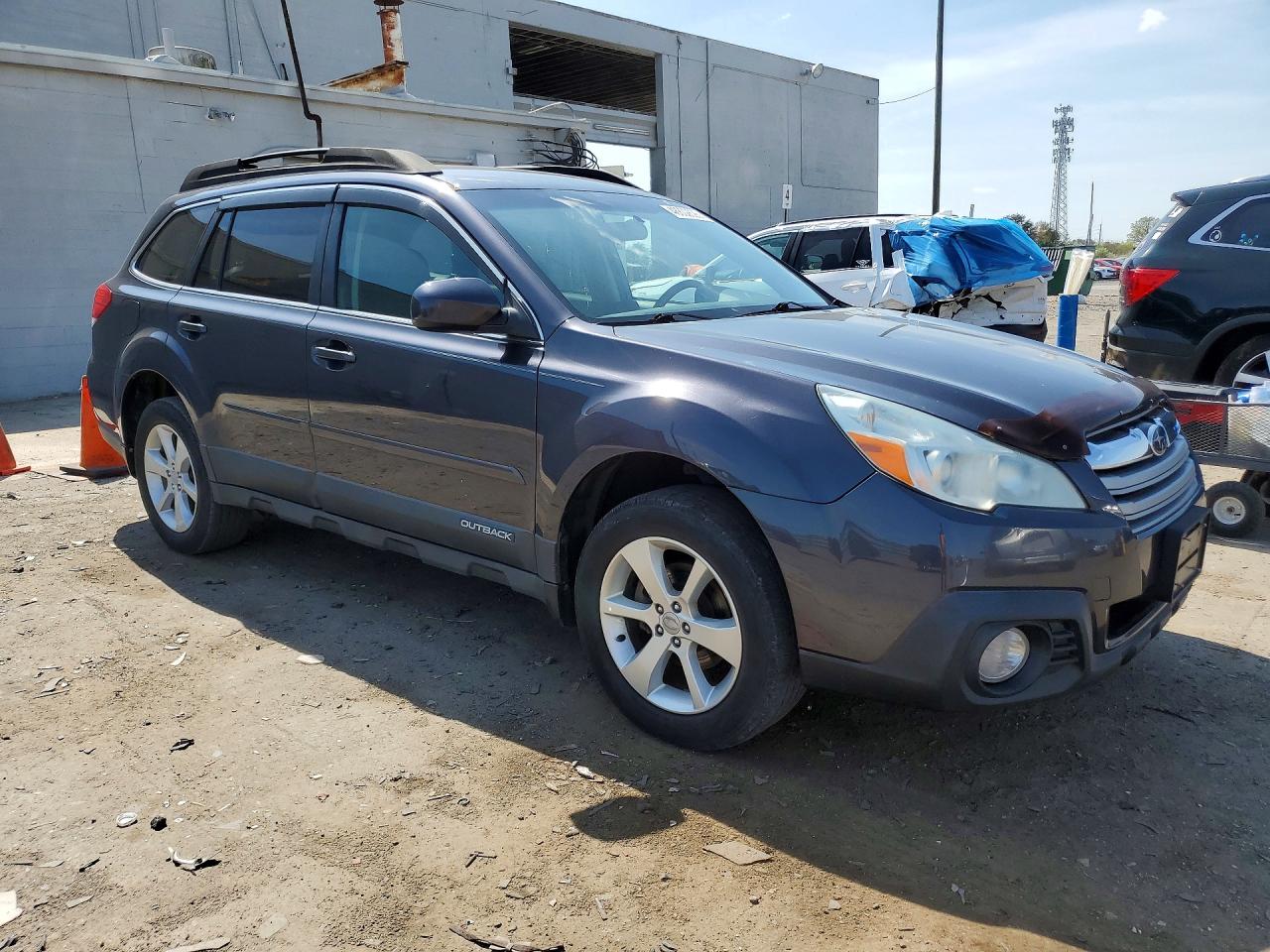 2013 SUBARU OUTBACK
