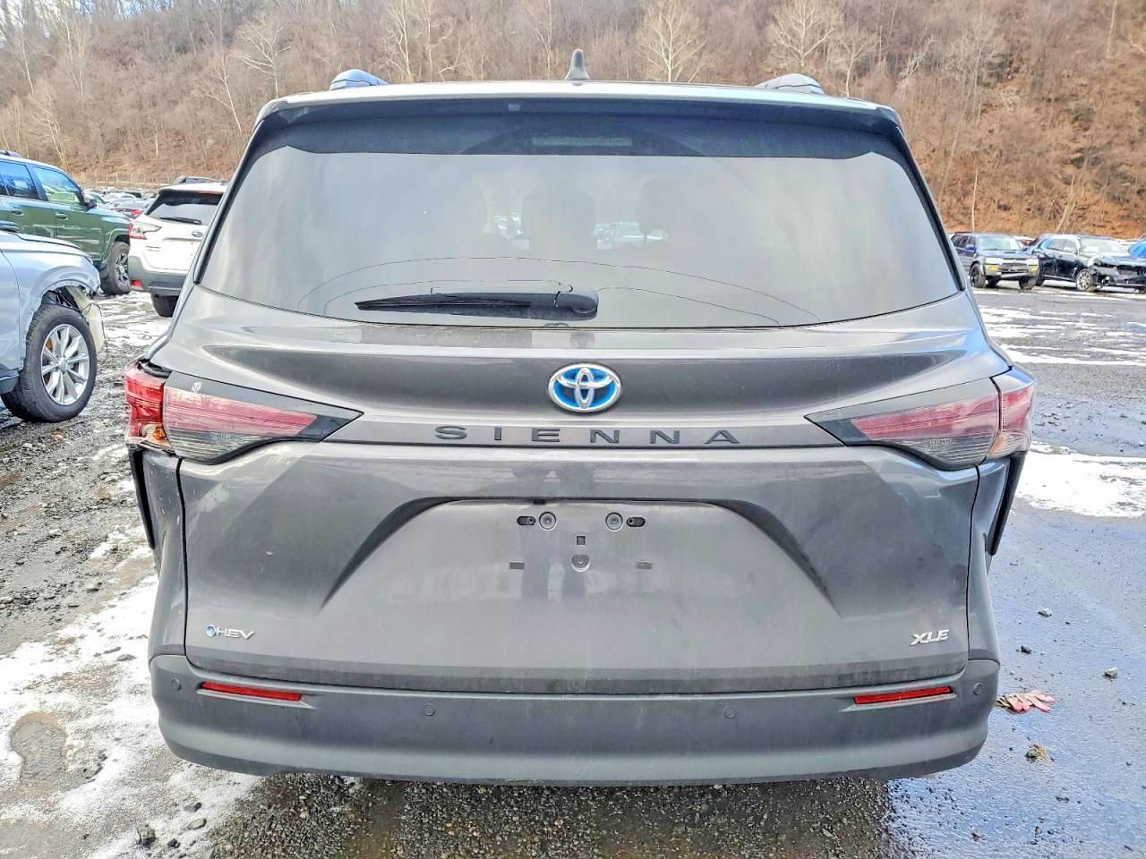 2025 TOYOTA SIENNA