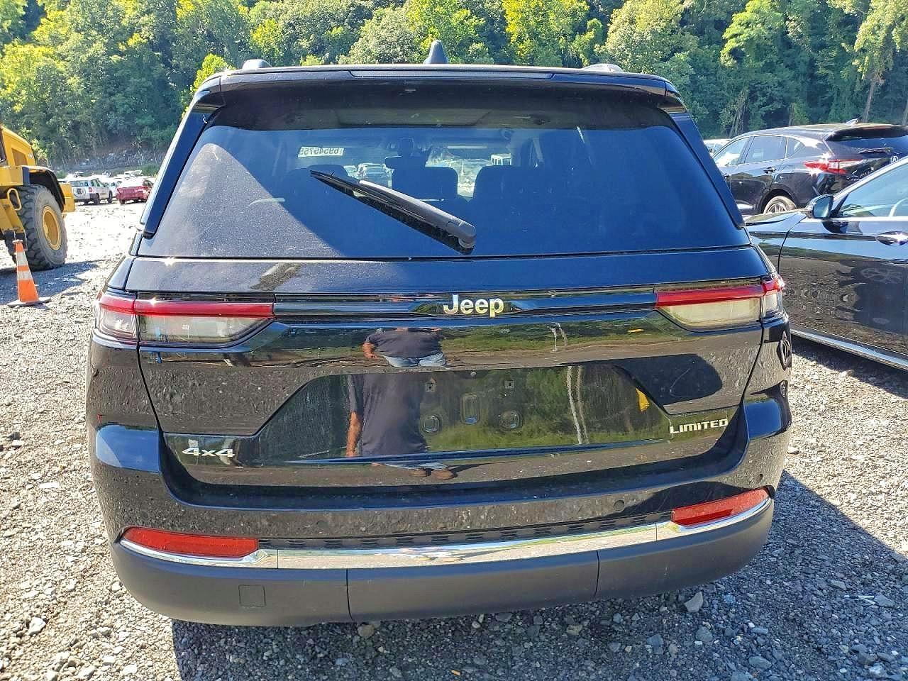 2023 JEEP CHEROKEE