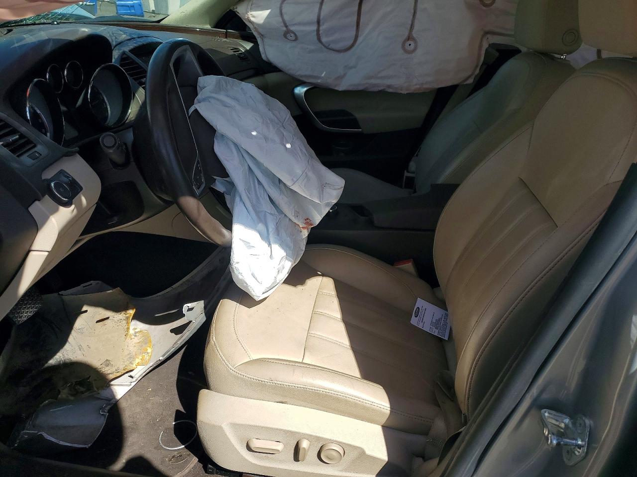 2011 BUICK REGAL