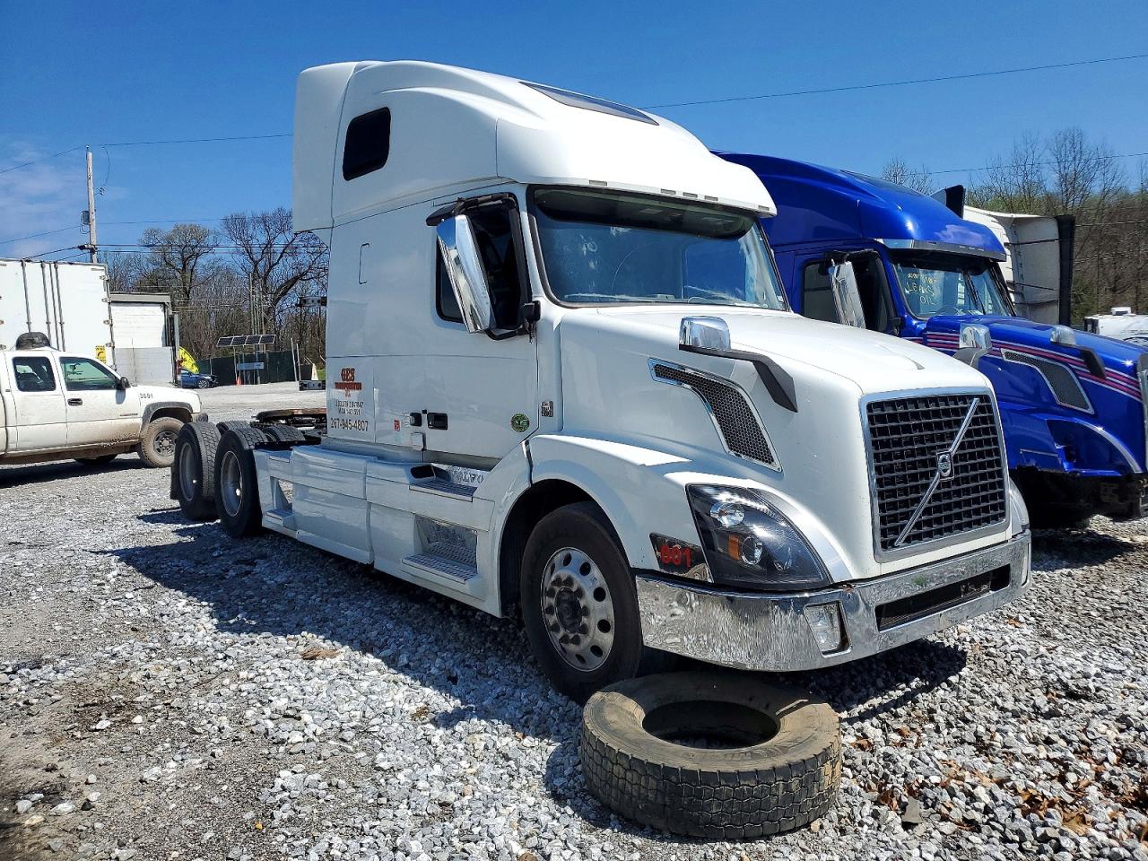 2016 VOLVO VN