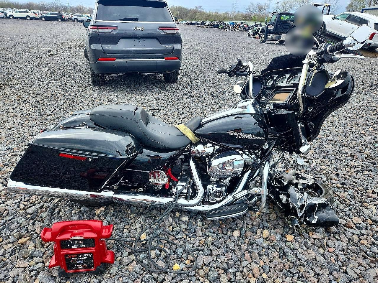 2017 HARLEY-DAVIDSON FL