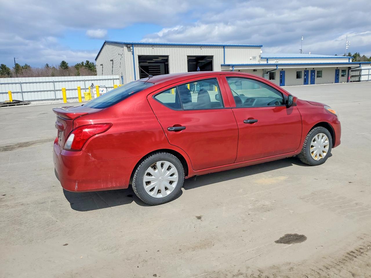 2017 NISSAN VERSA
