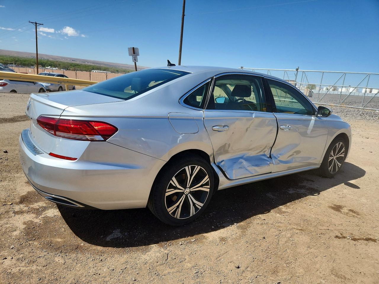 2021 VOLKSWAGEN PASSAT