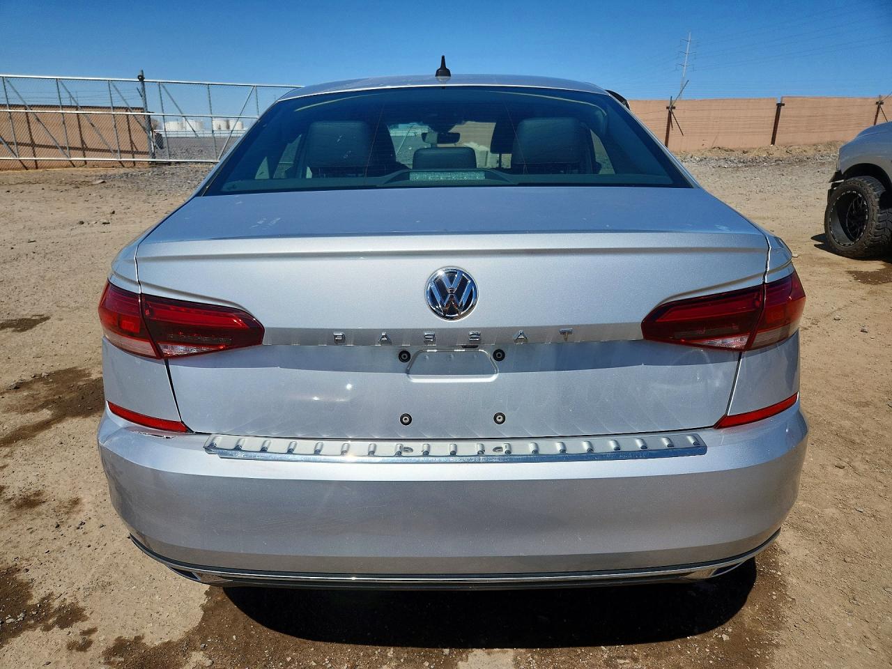 2021 VOLKSWAGEN PASSAT