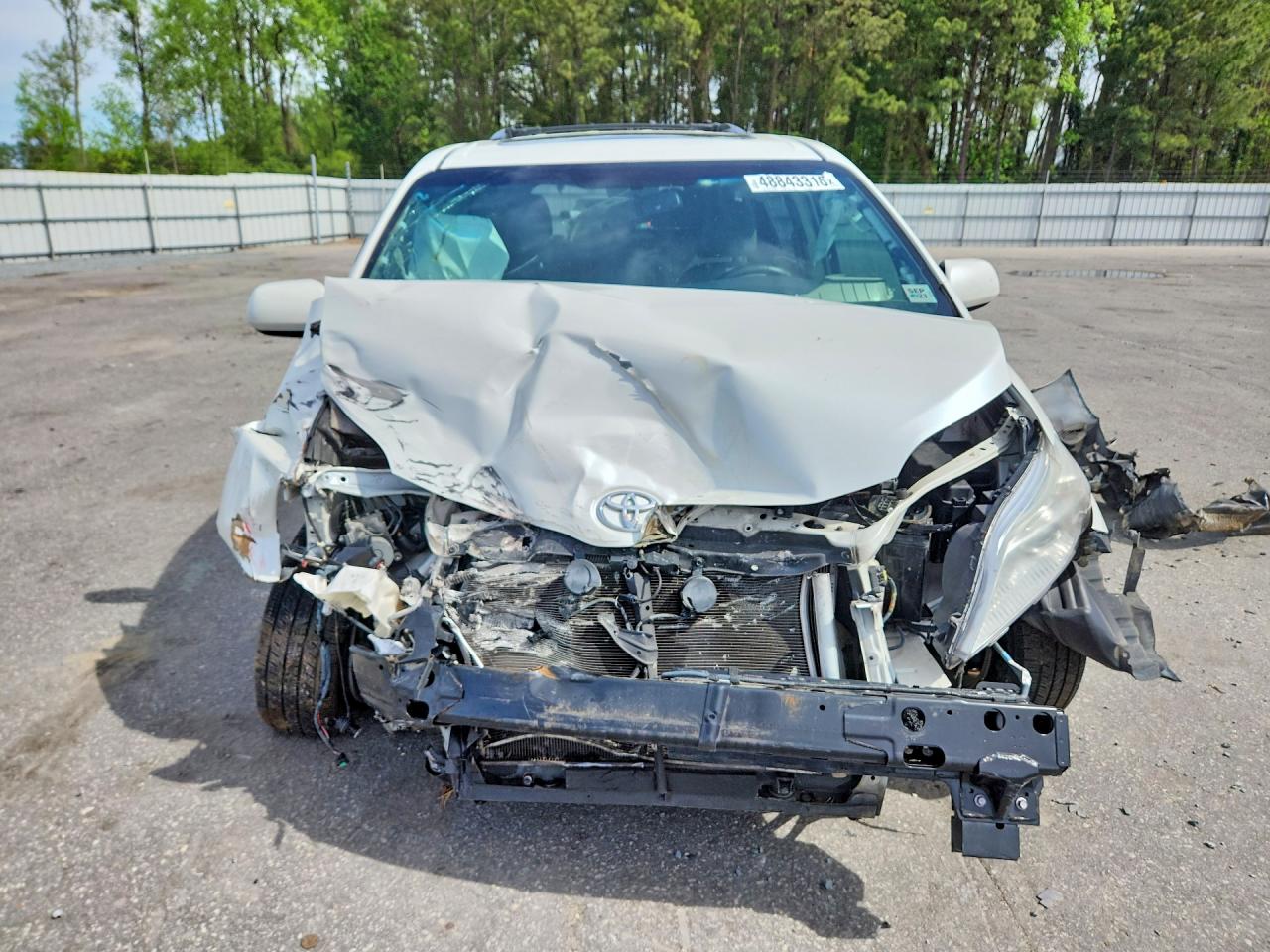 2015 TOYOTA SIENNA
