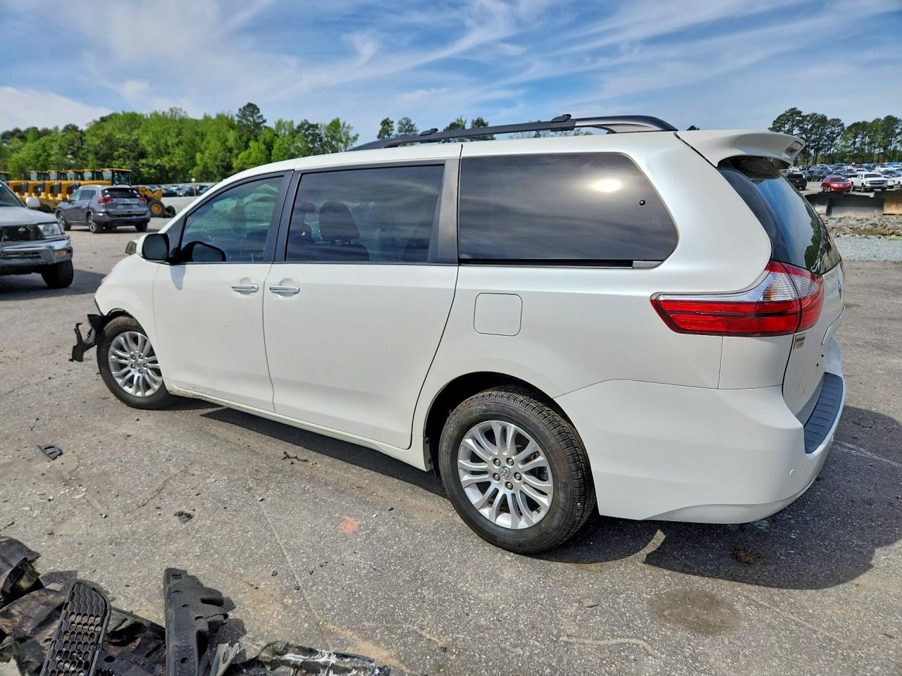2015 TOYOTA SIENNA