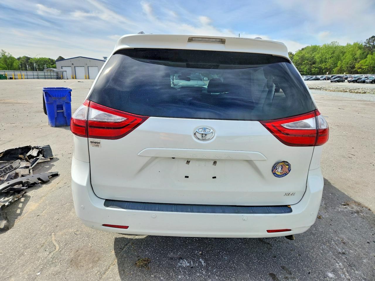 2015 TOYOTA SIENNA