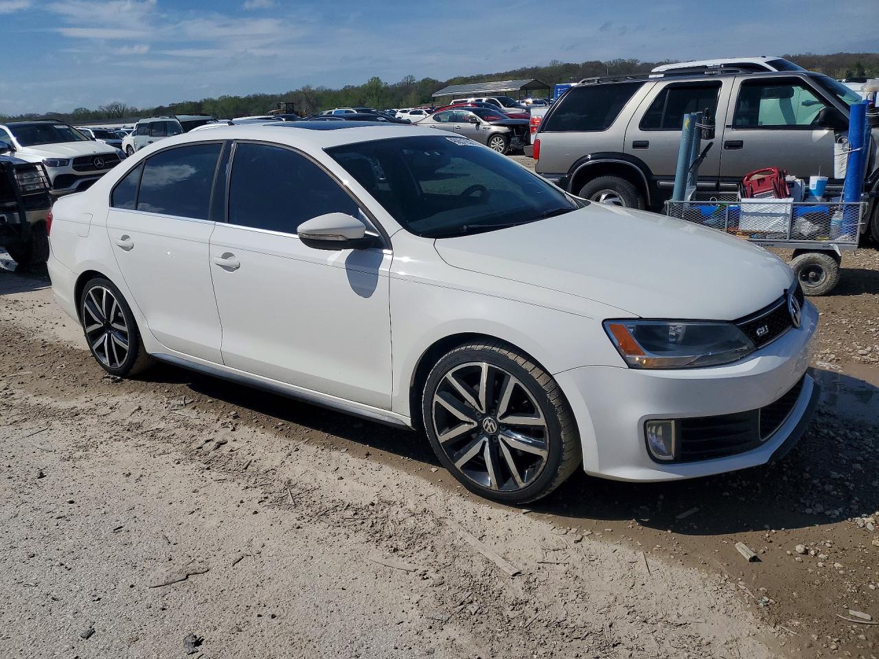 2012 VOLKSWAGEN JETTA