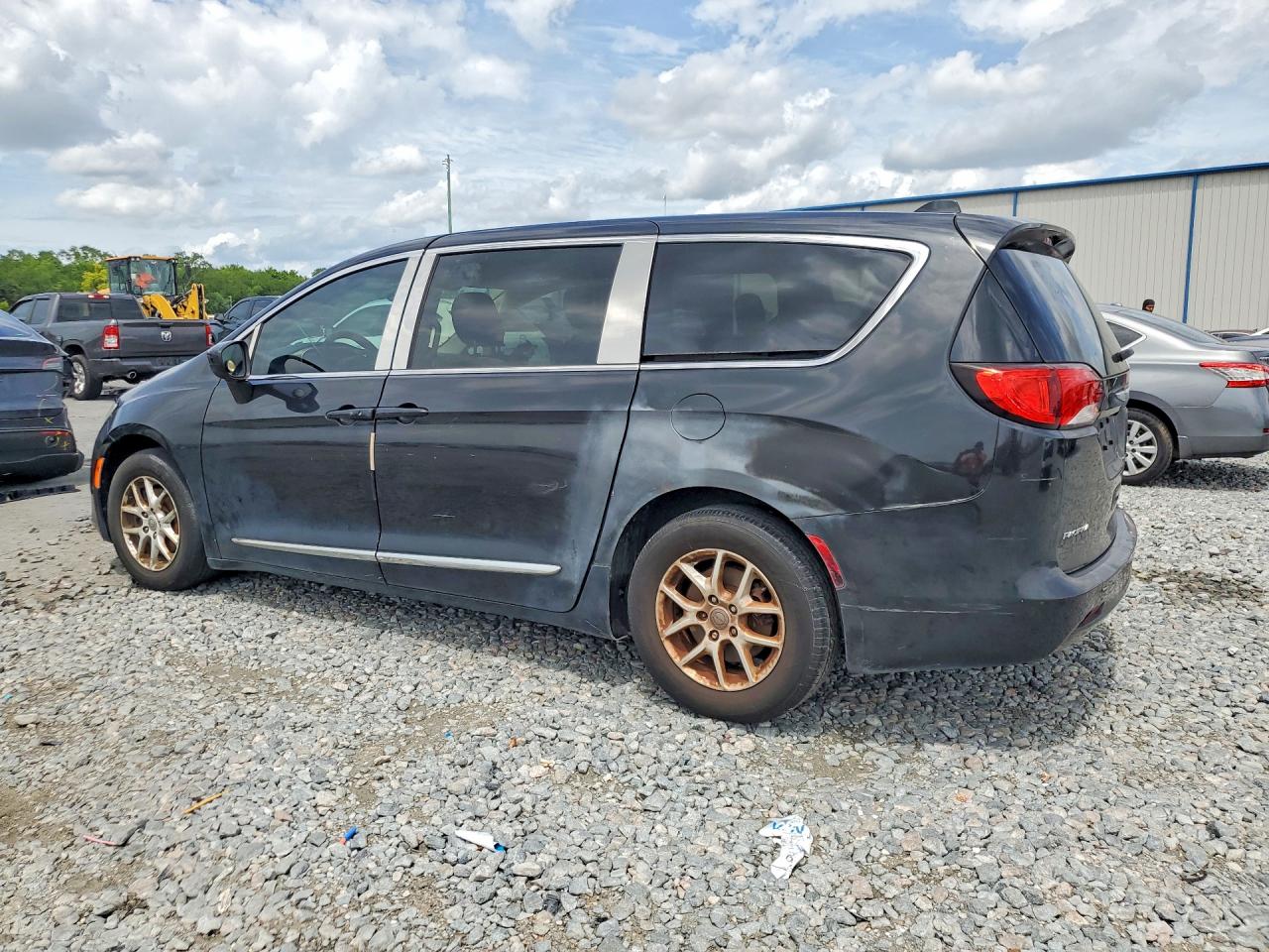 2017 CHRYSLER PACIFICA