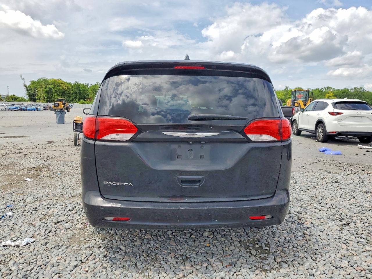 2017 CHRYSLER PACIFICA