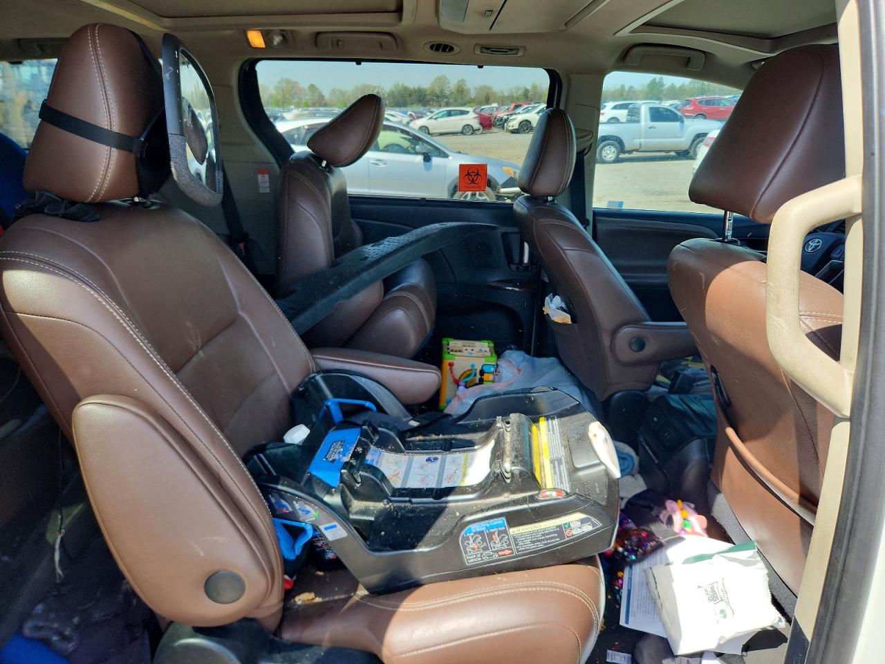 2015 TOYOTA SIENNA
