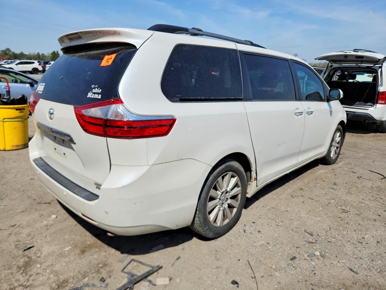 2015 TOYOTA SIENNA