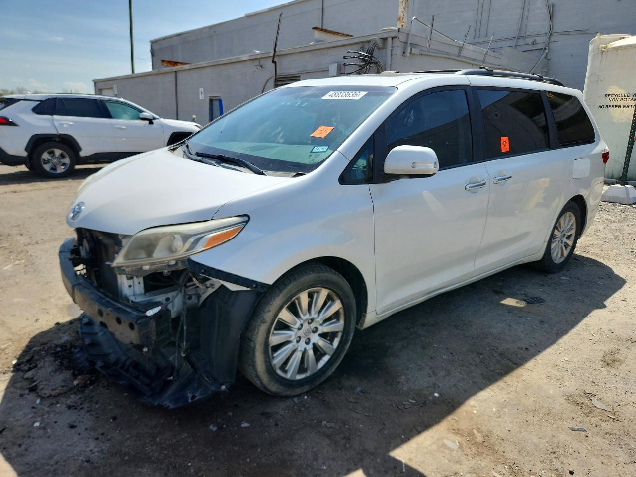 2015 TOYOTA SIENNA