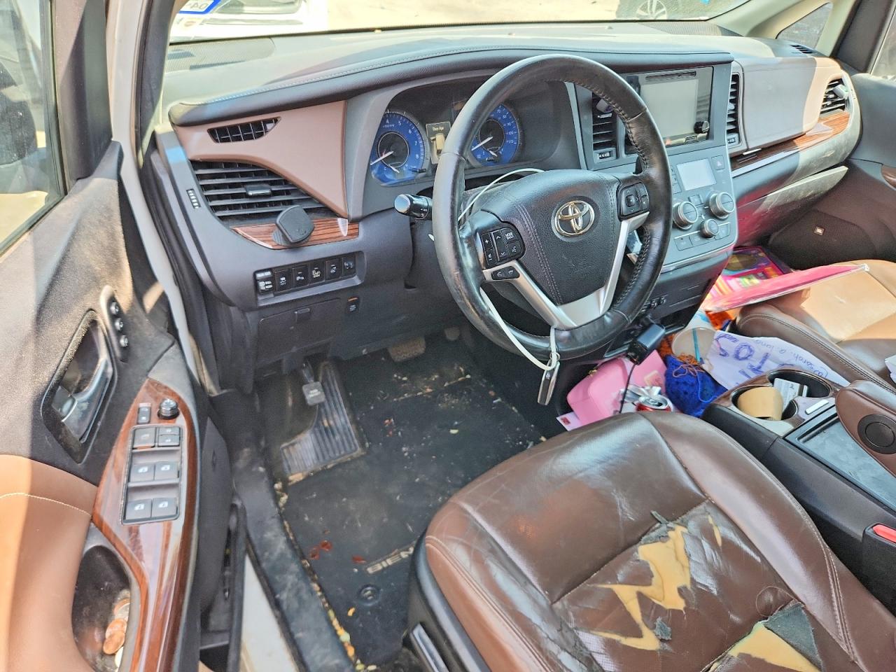 2015 TOYOTA SIENNA