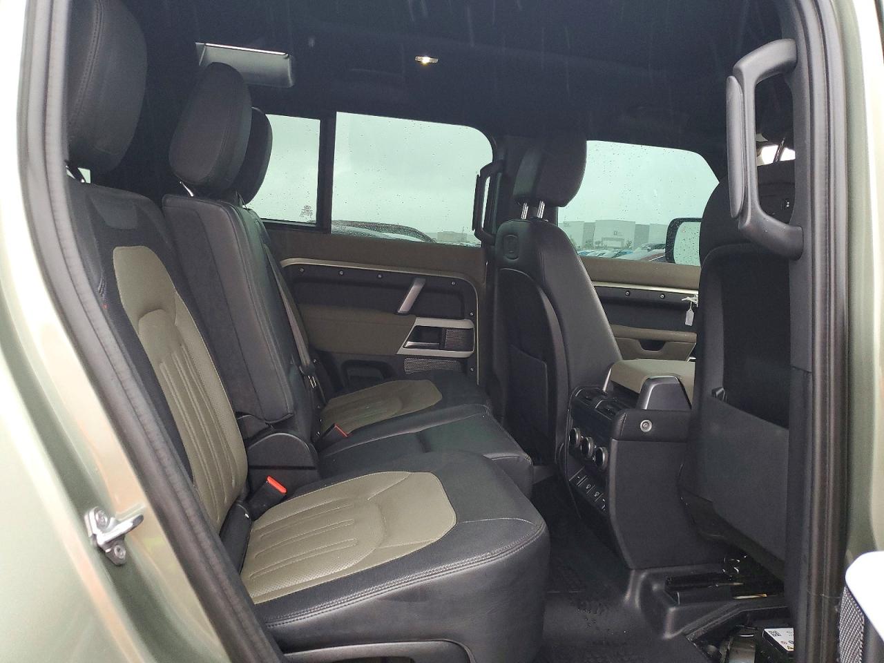 2022 LAND ROVER DEFENDER
