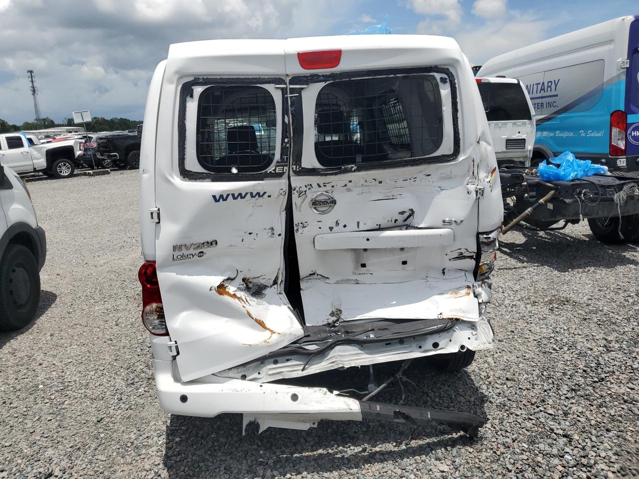 2017 NISSAN NV