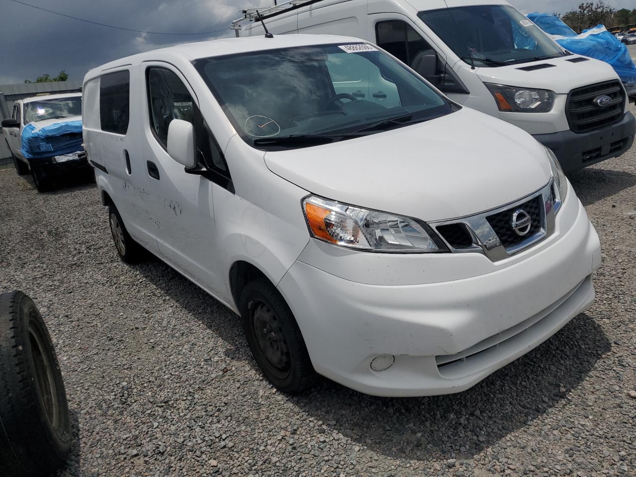 2017 NISSAN NV
