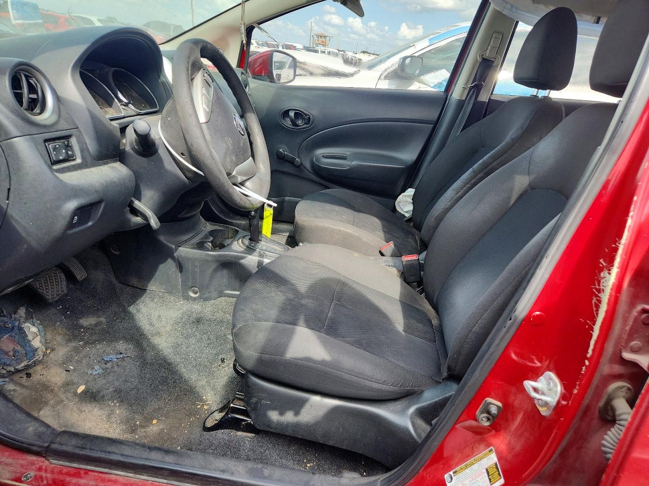 2015 NISSAN VERSA