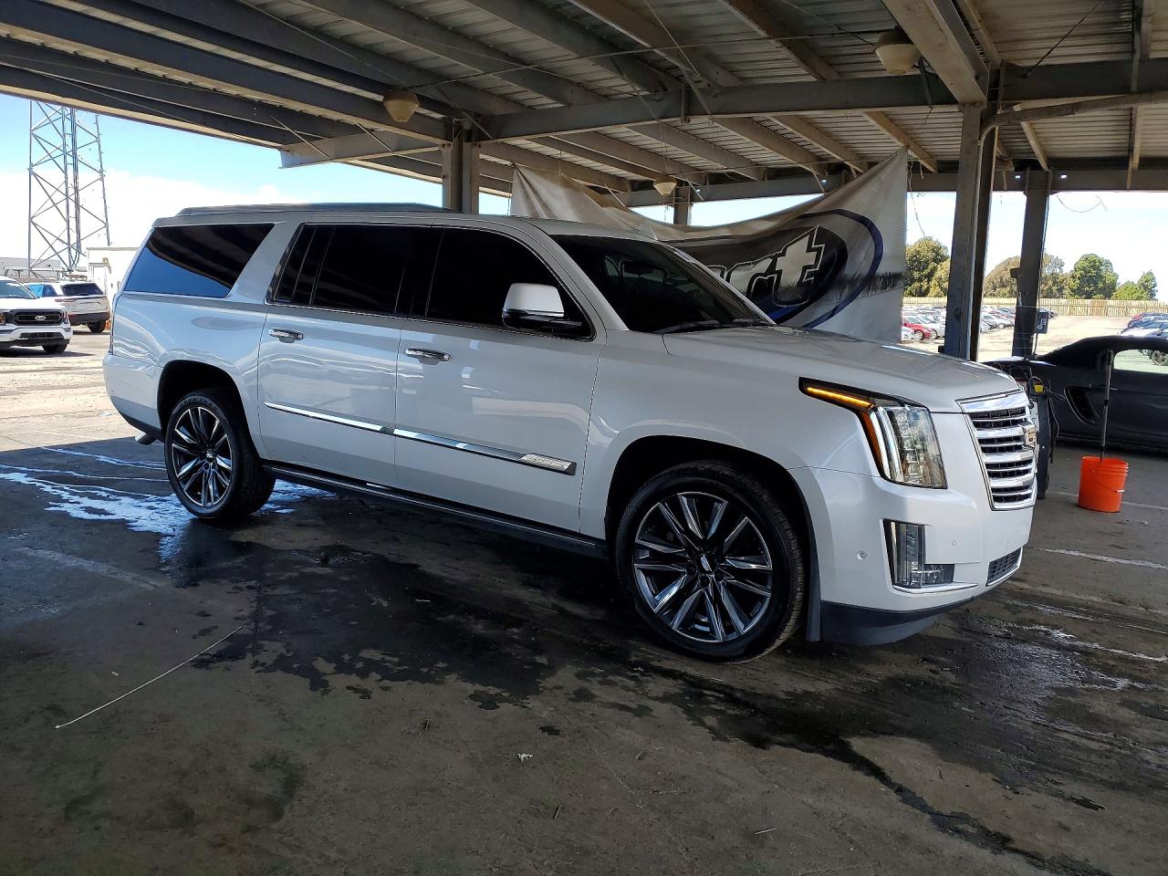 2017 CADILLAC ESCALADE