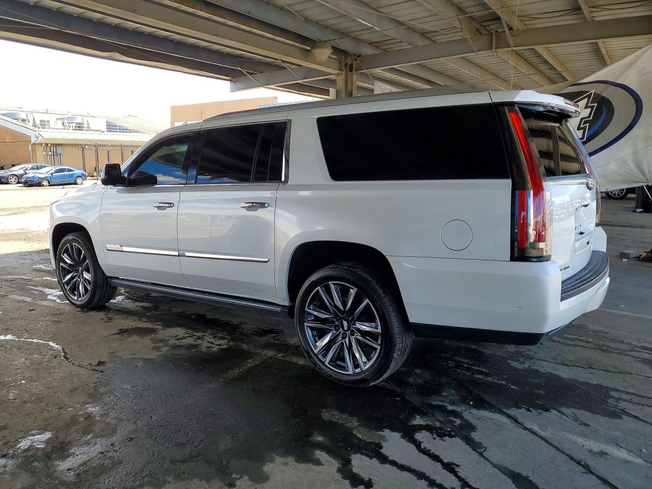 2017 CADILLAC ESCALADE