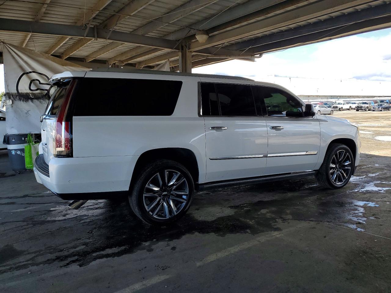 2017 CADILLAC ESCALADE