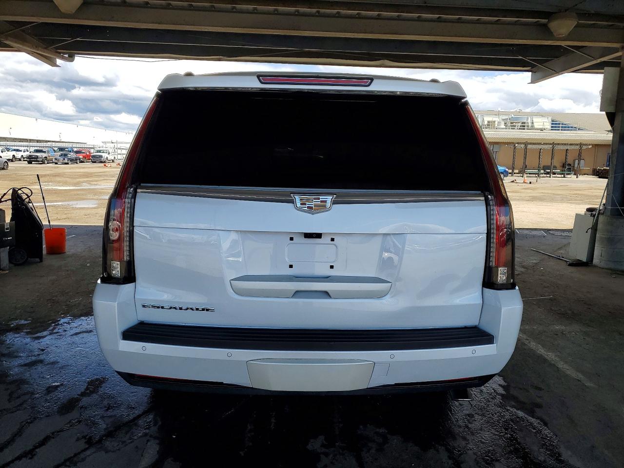 2017 CADILLAC ESCALADE
