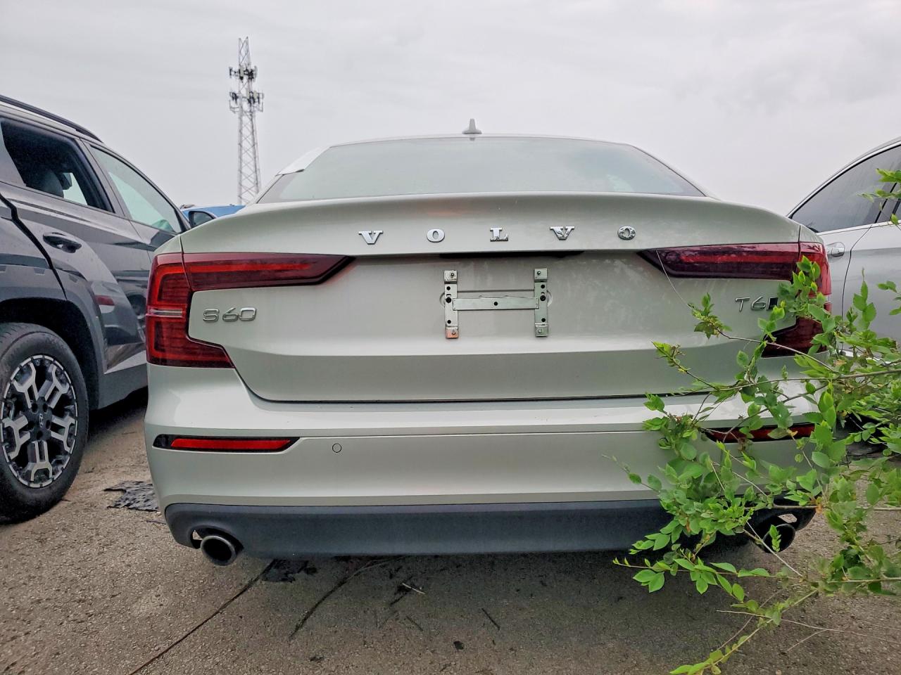 2021 VOLVO S60