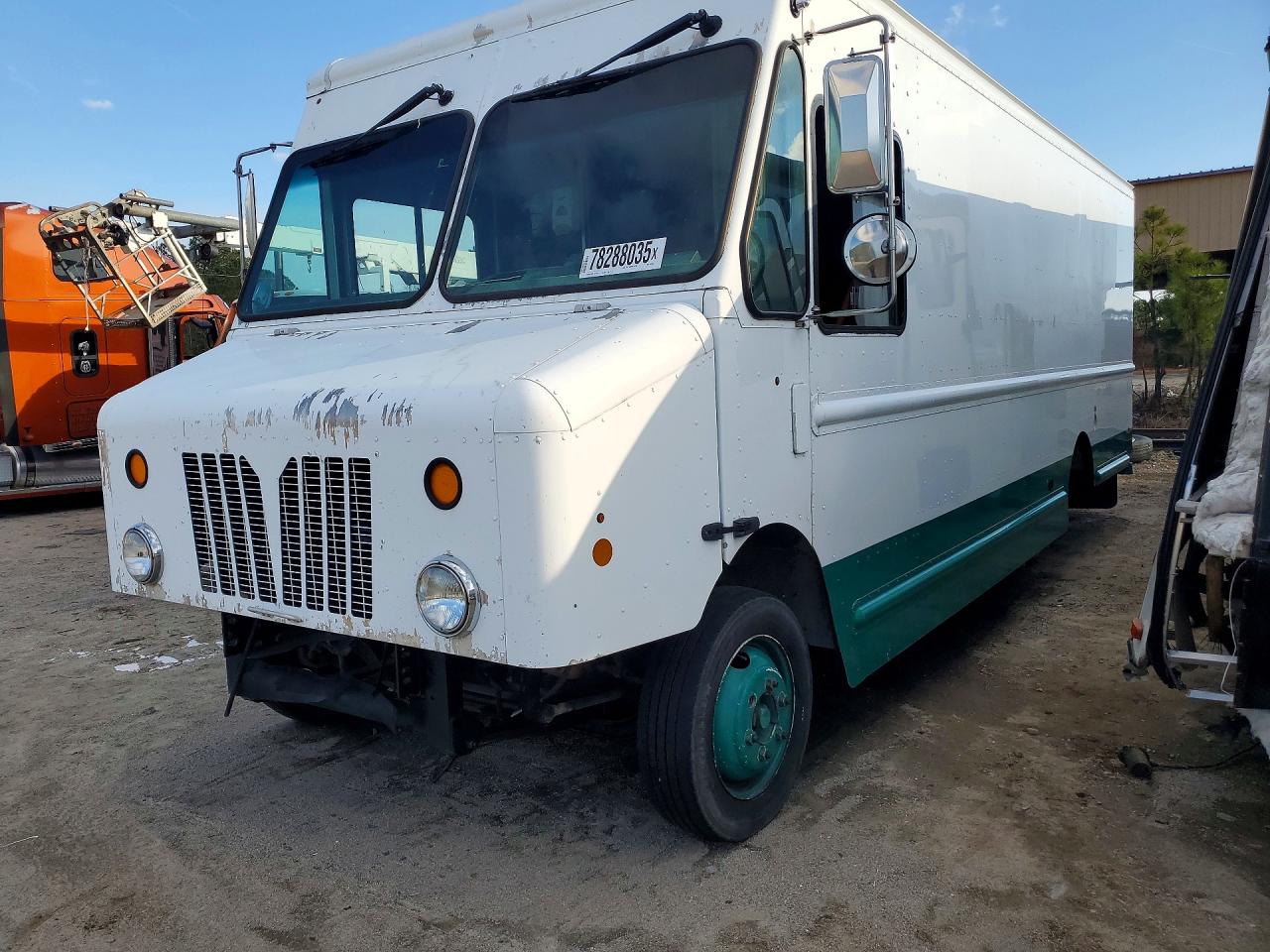 2016 FREIGLINER MT45 CHASS