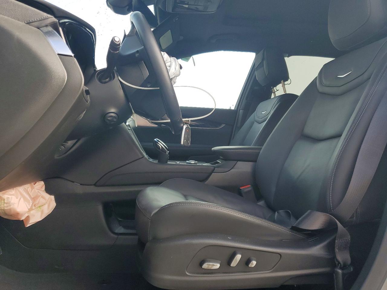 2024 CADILLAC XT6