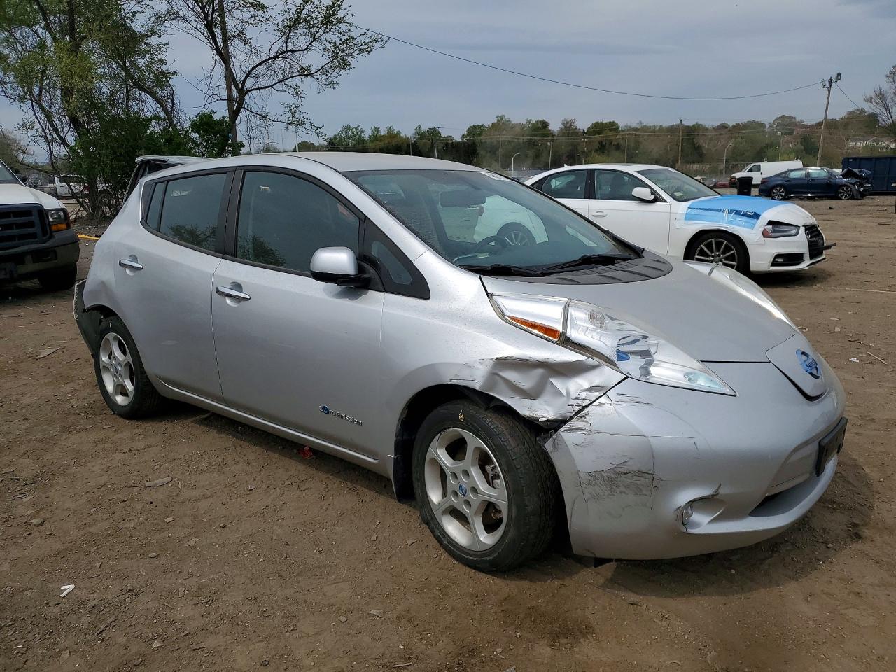 2014 NISSAN LEAF