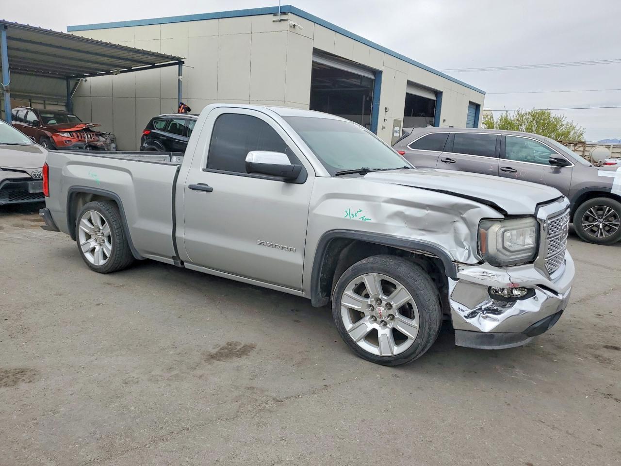 2016 GMC SIERRA