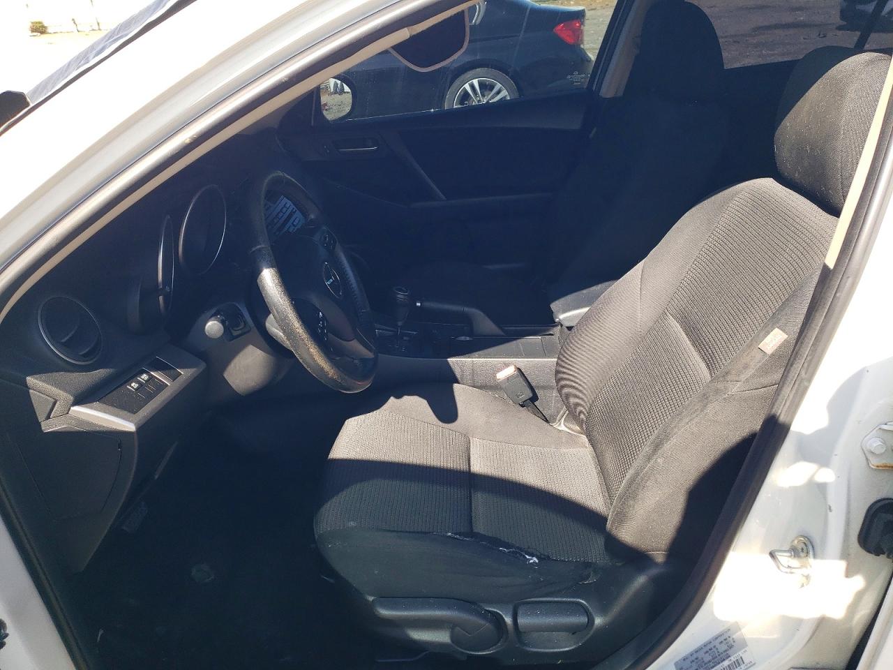 2013 MAZDA 3
