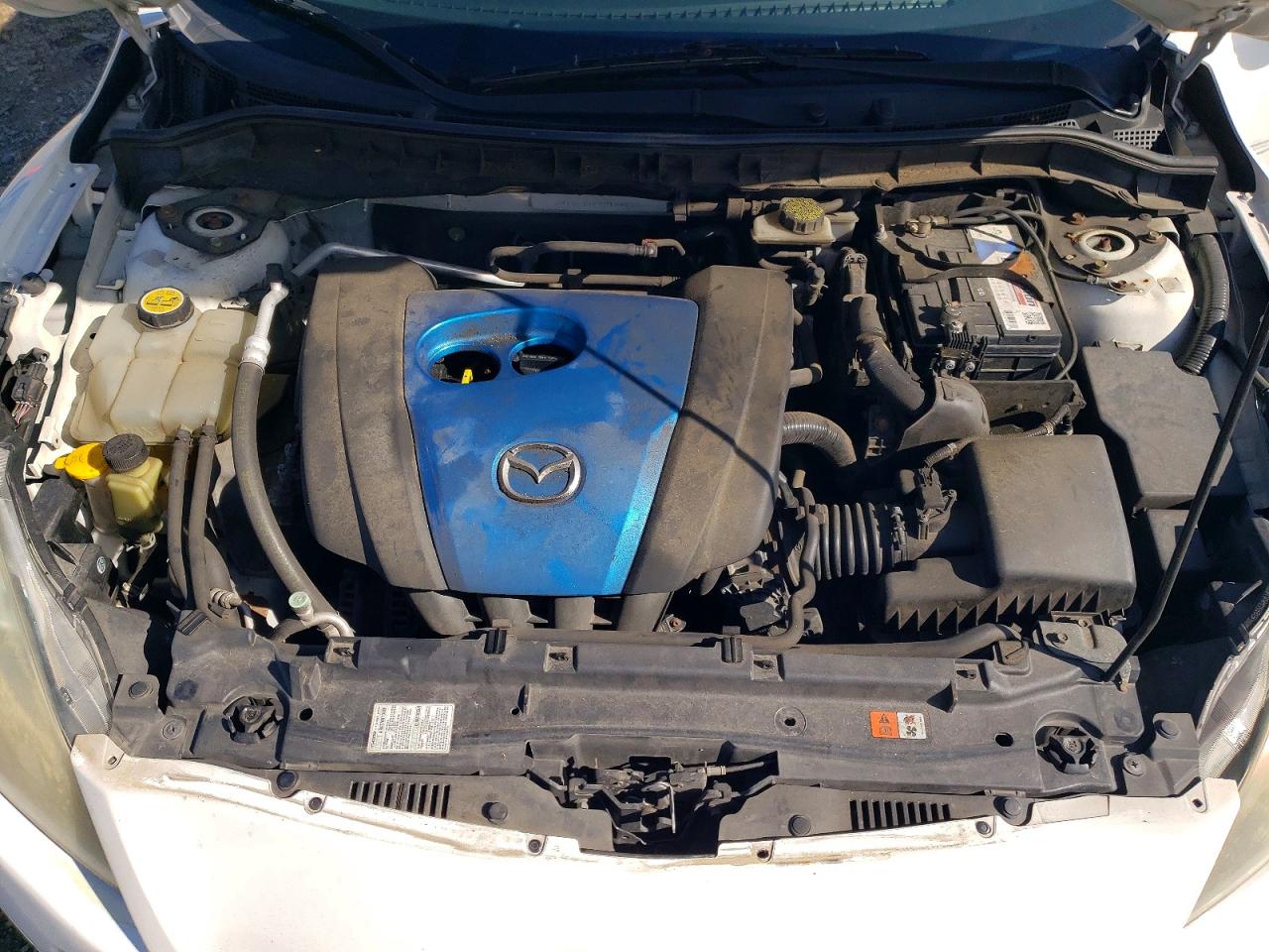 2013 MAZDA 3