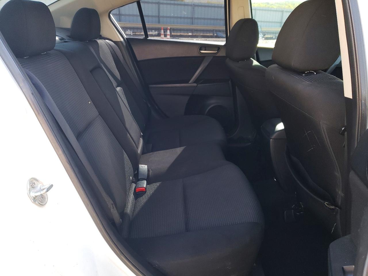 2013 MAZDA 3