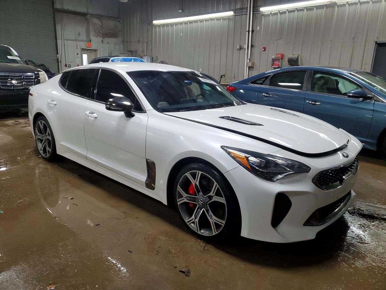 2020 KIA STINGER