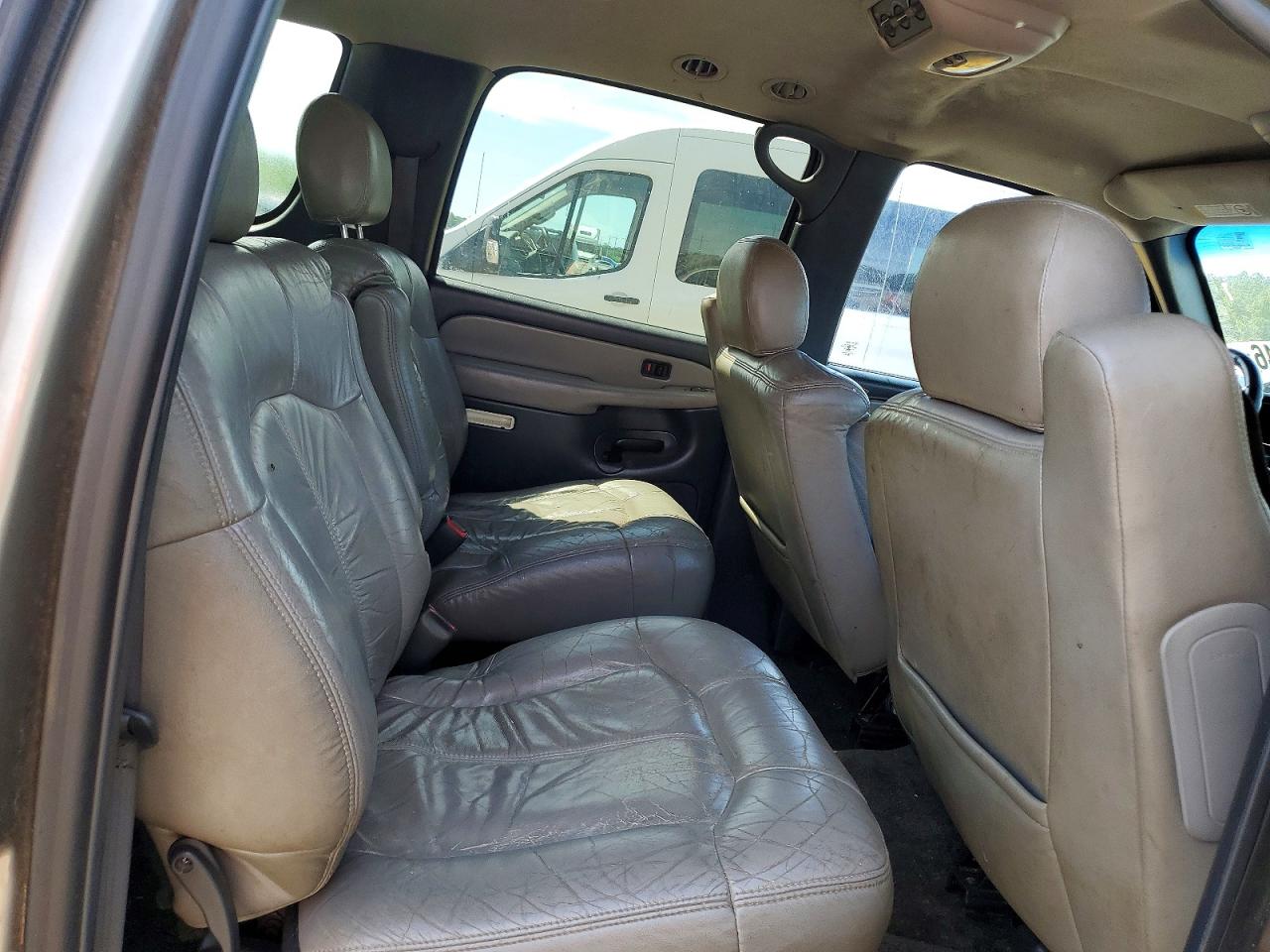 2001 CHEVROLET SUBURBAN